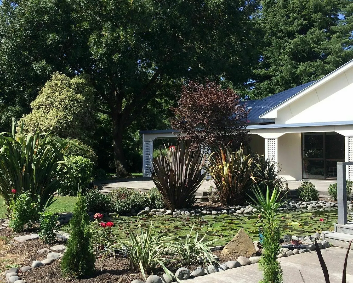 ***  Water Lily Garden Bed & Breakfast Christchurch New Zealand